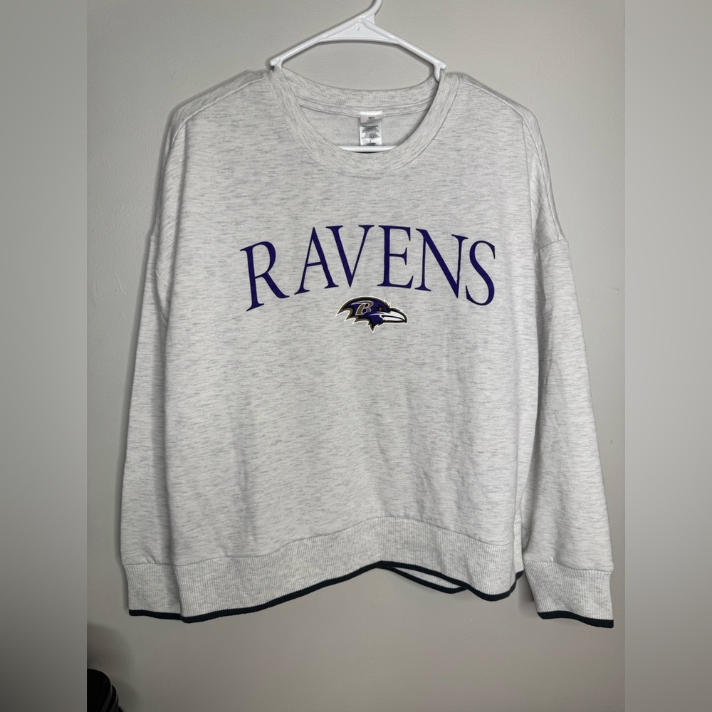 NWT Baltimore Ravens  Women's Light Gray Sweater